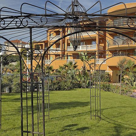 Appart Hotel Lou Castelet Carros Bagian luar foto