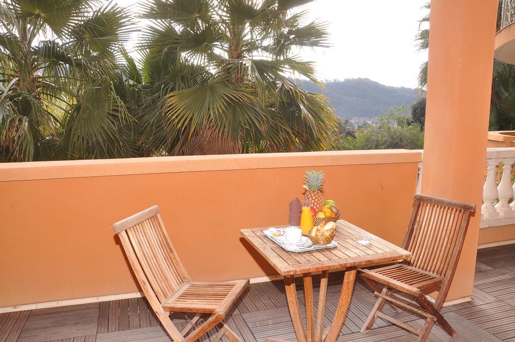 Appart Hotel Lou Castelet Carros Bagian luar foto