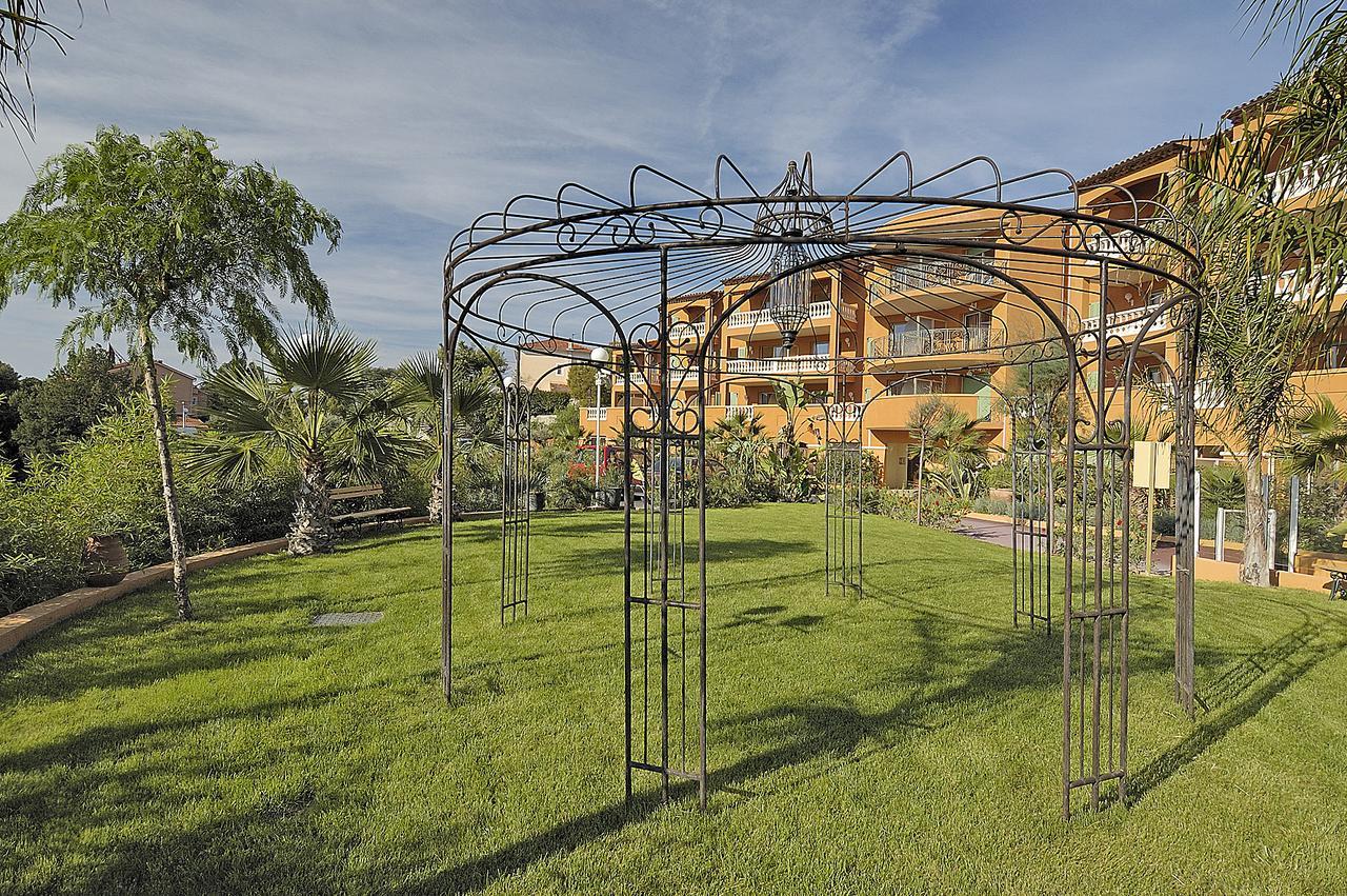 Appart Hotel Lou Castelet Carros Bagian luar foto