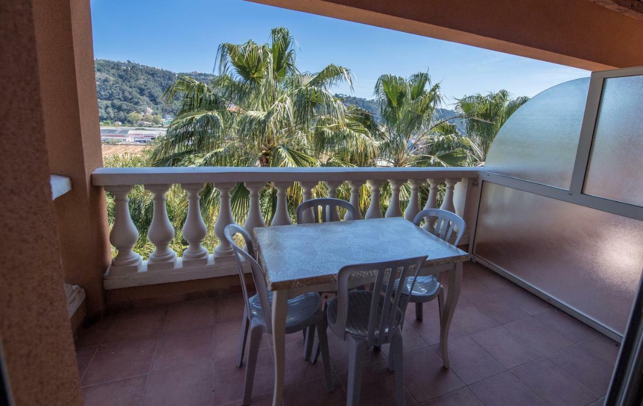 Appart Hotel Lou Castelet Carros Bagian luar foto
